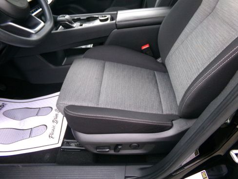 Used 2021 Nissan Rogue SV image 15