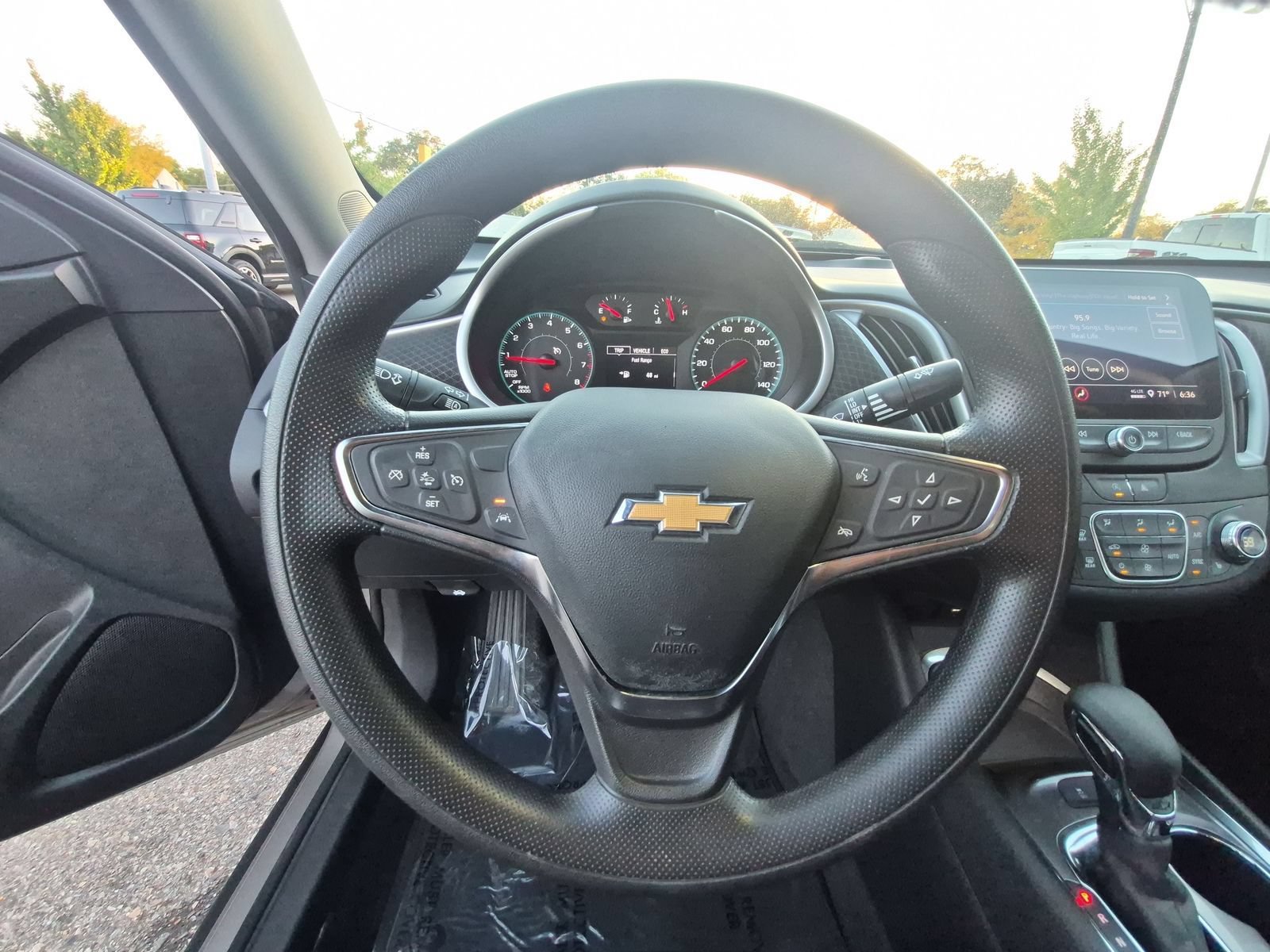 Used 2025 Chevrolet Malibu LT FWD image 22