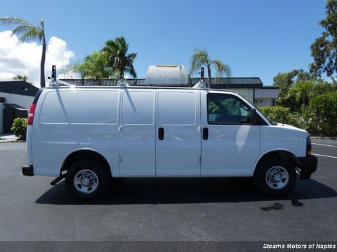 Used 2021 Chevrolet Express 2500 w/ Driver Convenience Package RWD image 2