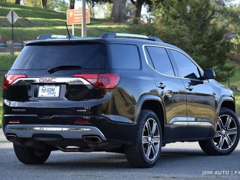 Used 2017 GMC Acadia Denali w/ Technology Package AWD/4WD image 5