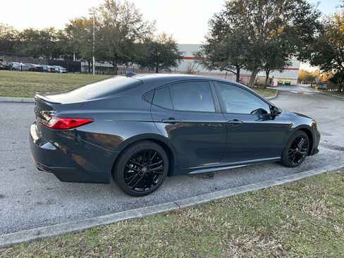 Used 2025 Toyota Camry SE image 5