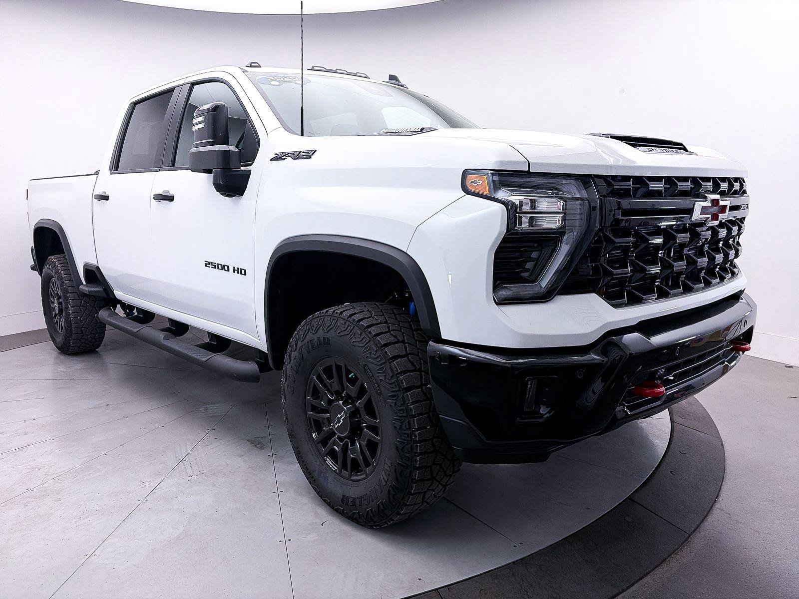Used 2025 Chevrolet Silverado 2500 ZR2 w/ Technology Package AWD/4WD image 15