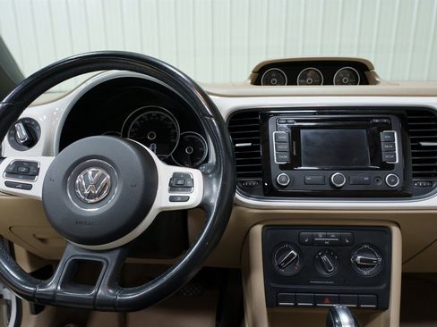 Used 2013 Volkswagen Beetle TDI FWD image 13