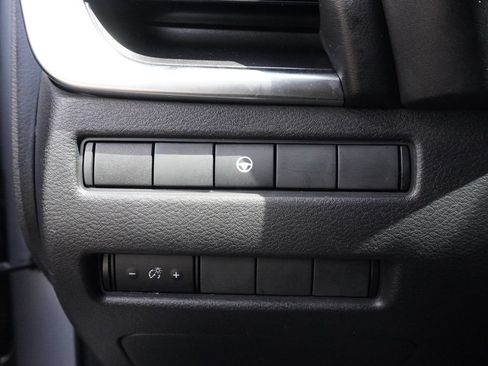 Used 2022 Nissan Rogue SV AWD/4WD image 35