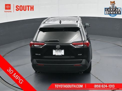 Used 2025 Toyota RAV4 XLE FWD image 43