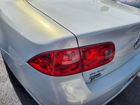 Used 2010 Buick Lucerne CXL image 5