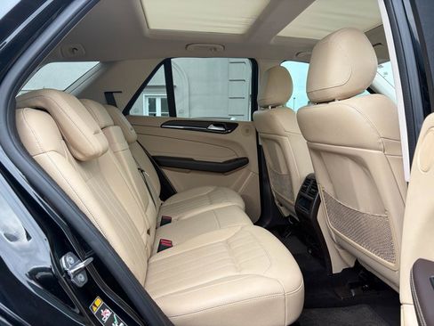 Used 2018 Mercedes-Benz GLE 350 w/ Premium 1 Package image 11