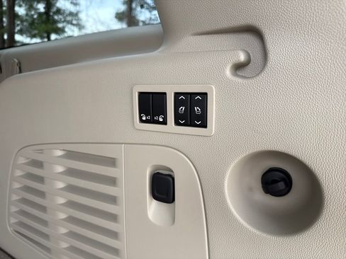 Used 2015 GMC Yukon XL Denali w/ Touring Package image 28