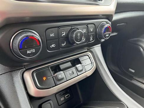 Used 2023 GMC Acadia Denali w/ Denali Technology Package AWD/4WD image 20