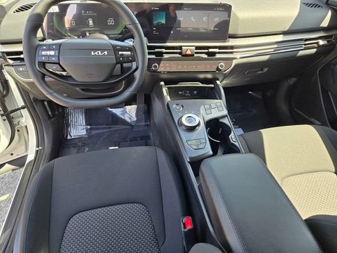 New 2026 Kia Sportage LX FWD image 19