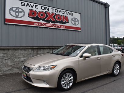 Used 2014 Lexus ES 300h w/ Luxury Package w/Bamboo Trim