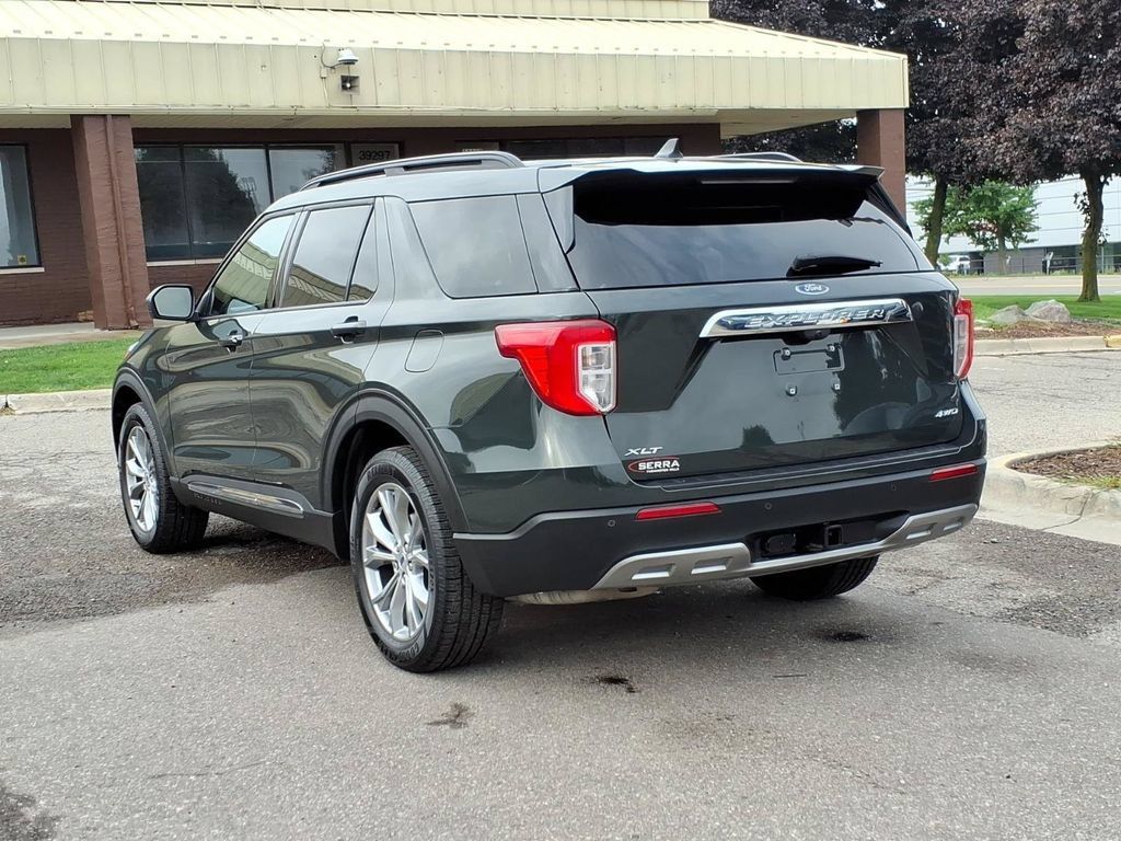 Used 2023 Ford Explorer XLT w/ Equipment Group 202A AWD/4WD image 3