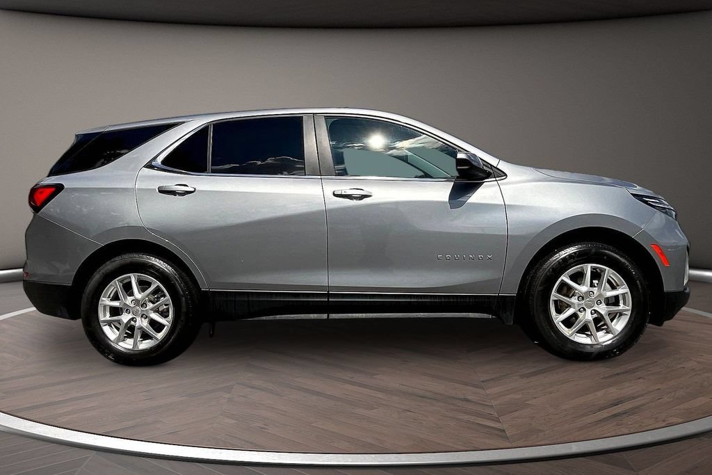 Used 2024 Chevrolet Equinox LT AWD/4WD image 9