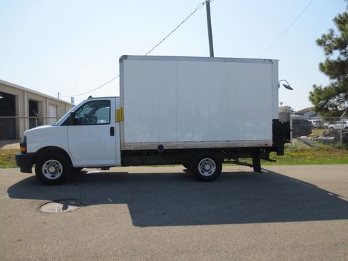 Used 2021 Chevrolet Express 3500 image 1
