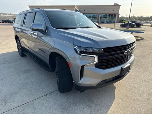 Used 2023 Chevrolet Suburban RST w/ Luxury Package RWD image 18