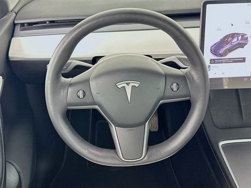 Used 2021 Tesla Model Y Long Range AWD/4WD image 17