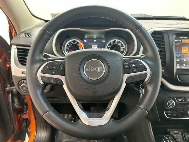 Used 2016 Jeep Cherokee Trailhawk AWD/4WD image 7