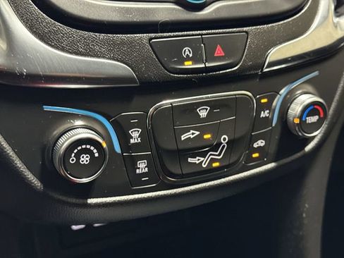 Used 2022 Chevrolet Equinox LT FWD image 19
