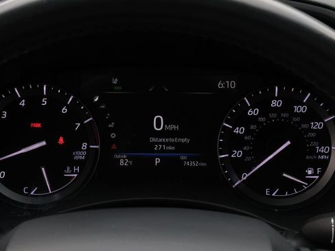 Used 2021 Toyota Highlander XLE AWD/4WD image 22