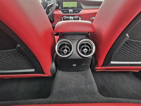 Used 2018 Alfa Romeo Giulia Ti AWD/4WD image 18