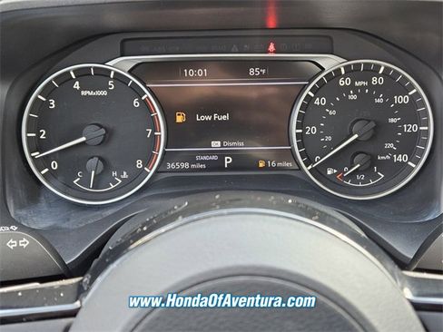 Used 2022 Nissan Rogue SL w/ SL Premium Package image 17