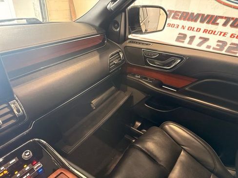 Used 2019 Lincoln Navigator Select AWD/4WD image 28