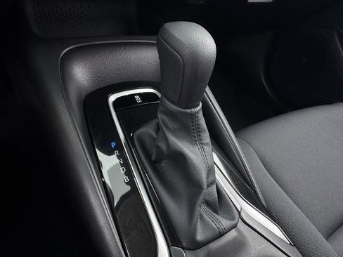 Used 2025 Toyota Corolla LE FWD image 19