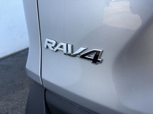 Used 2024 Toyota RAV4 LE AWD/4WD image 33