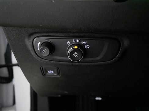 Used 2022 GMC Terrain SLE w/ Driver Convenience Package image 26