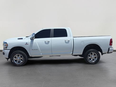 Used 2024 RAM 2500 Laramie AWD/4WD image 2