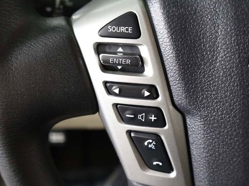 Used 2017 Nissan Titan SV image 37