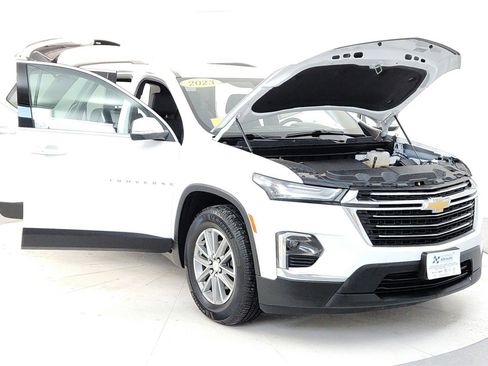 Used 2023 Chevrolet Traverse LT image 9