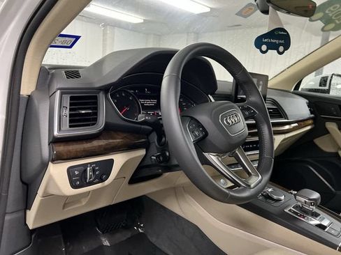 Used 2019 Audi Q5 2.0T Premium w/ Convenience Package AWD/4WD image 10