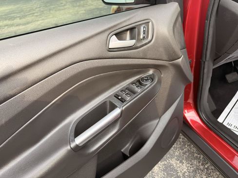 Used 2015 Ford Escape SE FWD image 7