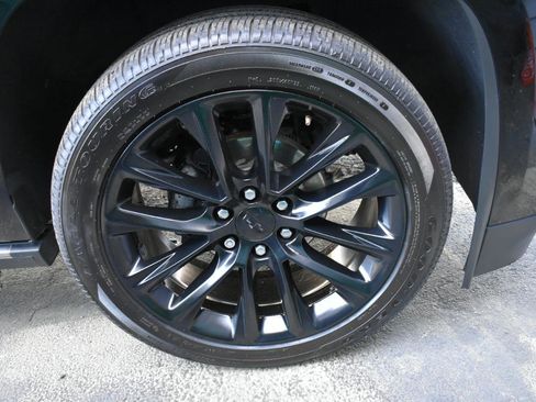 Used 2020 Cadillac Escalade ESV Premium Luxury image 36