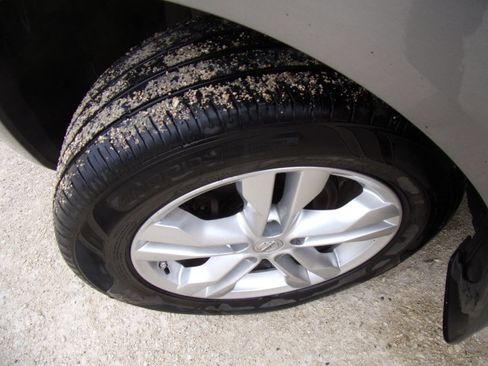 Used 2013 Nissan Rogue SV image 4