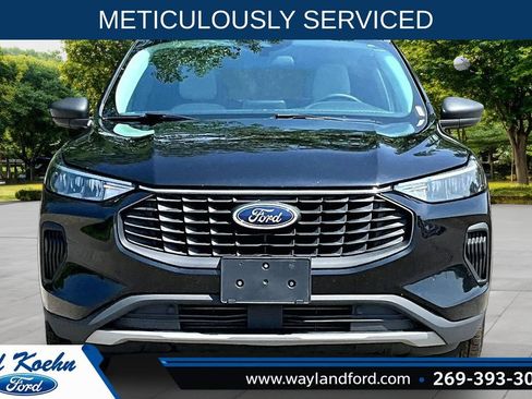 Used 2023 Ford Escape Active AWD/4WD image 3