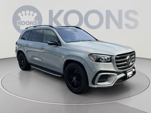 Used 2024 Mercedes-Benz GLS 580 4MATIC image 10