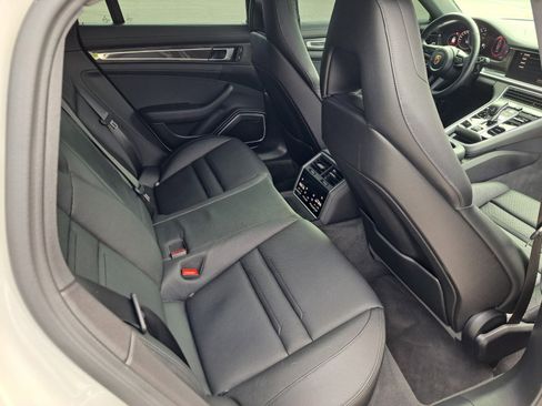 Used 2023 Porsche Panamera Platinum Edition image 5