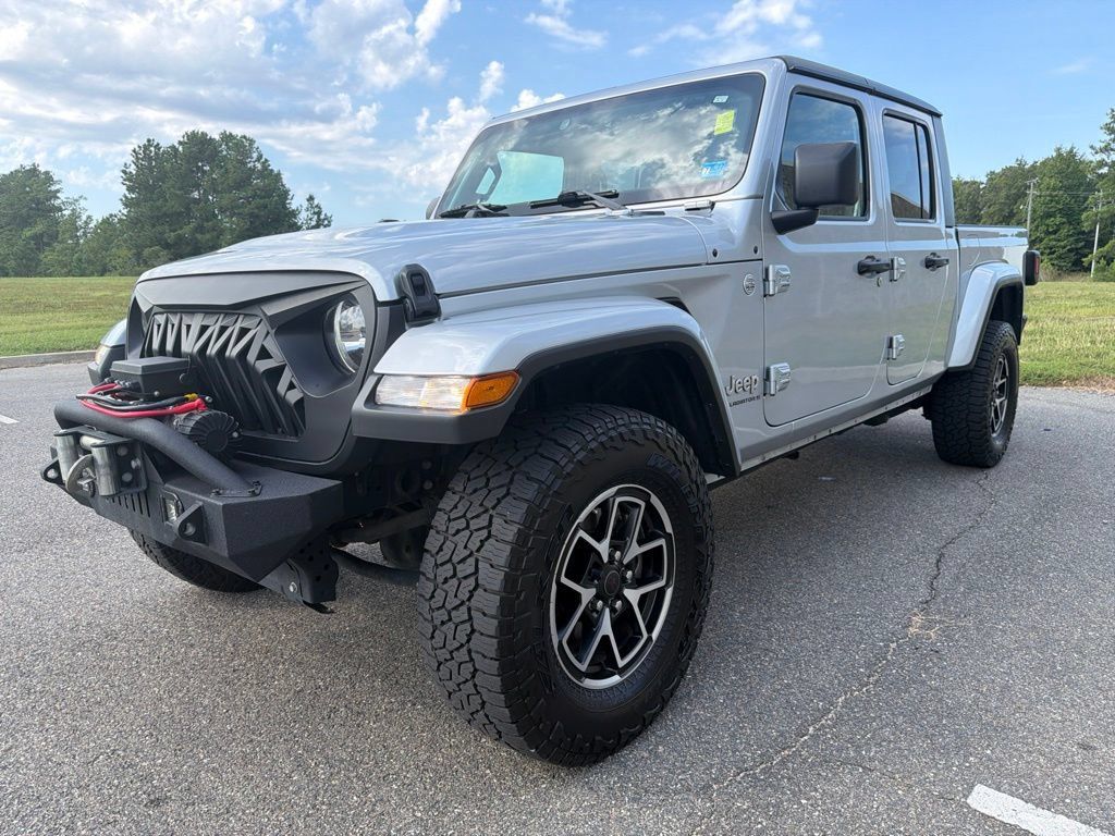 Used 2023 Jeep Gladiator Overland AWD/4WD image 3