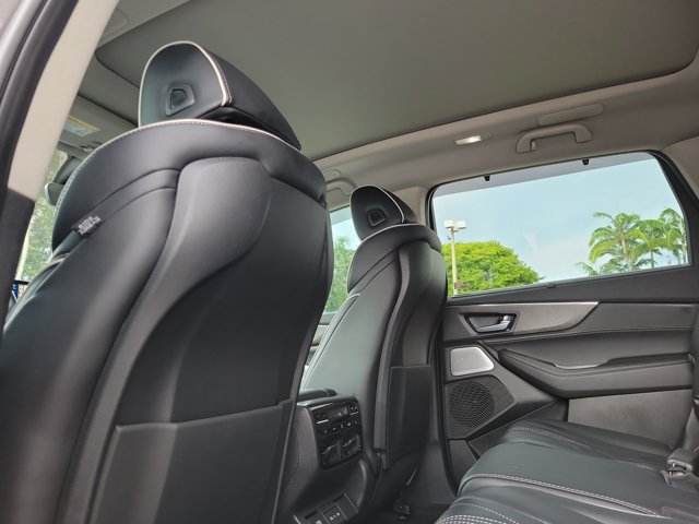 Used 2025 Acura MDX w/ Advance Package AWD/4WD image 14