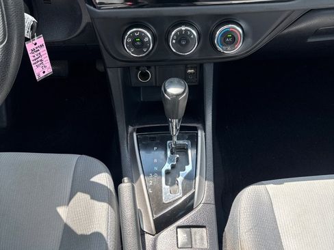 Used 2015 Toyota Corolla L FWD image 15