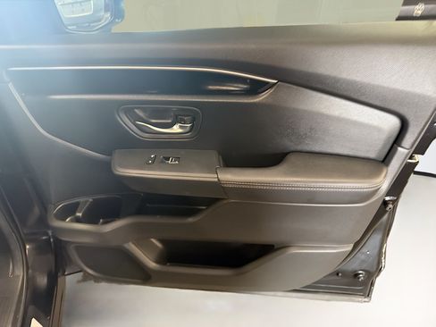 Used 2025 Honda Pilot EX-L image 35