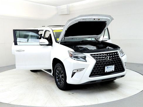 Used 2023 Lexus GX 460 Premium w/ Premium Package image 9