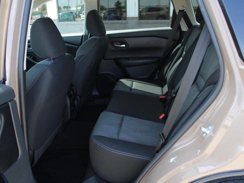 Used 2025 Nissan Rogue SV AWD/4WD image 9