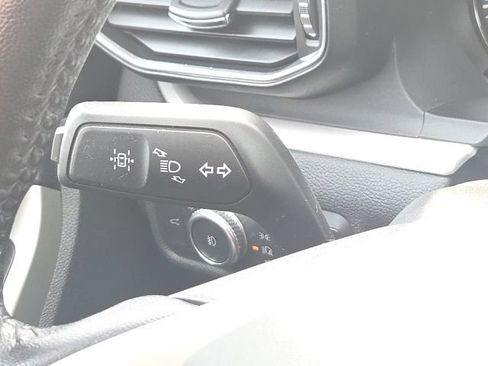 Used 2021 Ford Explorer XLT w/ Equipment Group 202A AWD/4WD image 42