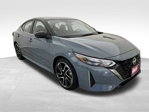 Used 2024 Nissan Sentra SR w/ SR Premium Package image 15