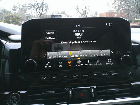 Used 2022 Nissan Pathfinder SL w/ SL Black Package image 39