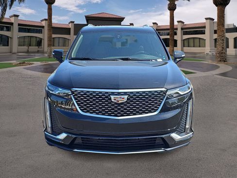 Used 2023 Cadillac XT6 Luxury AWD/4WD image 3