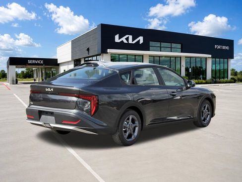New 2026 Kia K4 FWD image 5